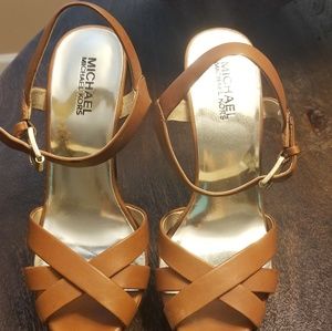 Michael Kors tan strappy sandals heels Sz 7.5